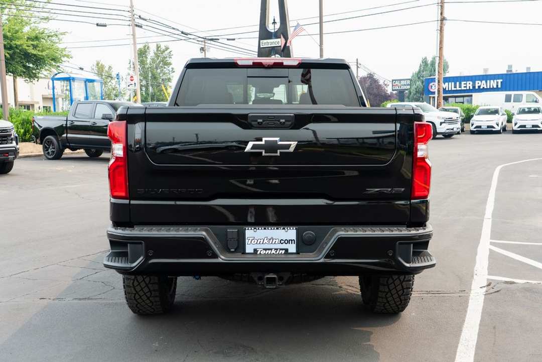 2026 Chevrolet Silverado 1500 ZR2 - Image 3