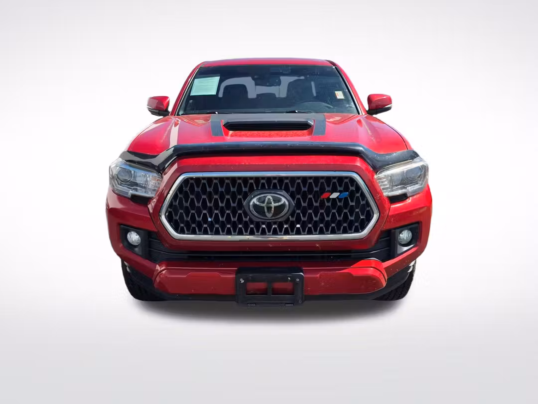 2018 Toyota Tacoma TRD Sport - Image 3