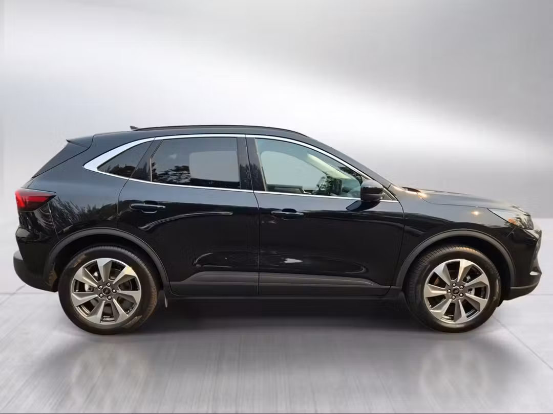 2025 Ford Escape Platinum - Image 2