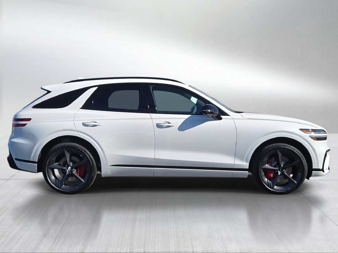 2027 Genesis Gv70 - Image 3