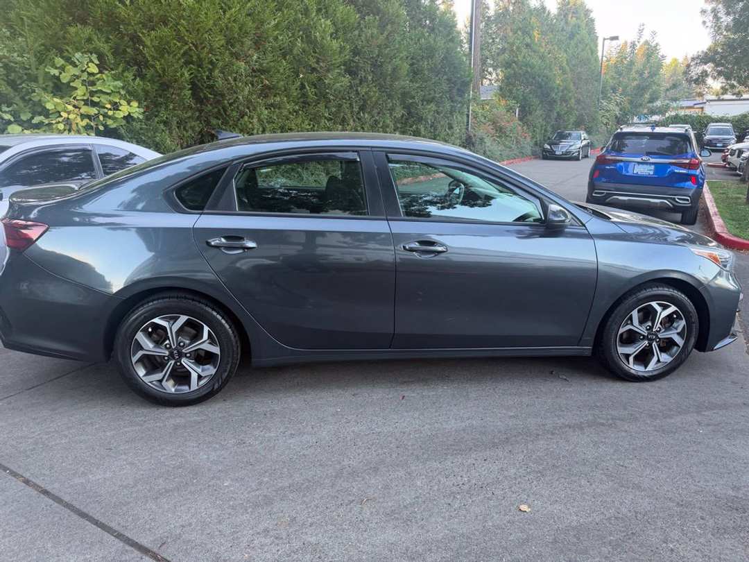 2021 Kia Forte LXS - Image 2