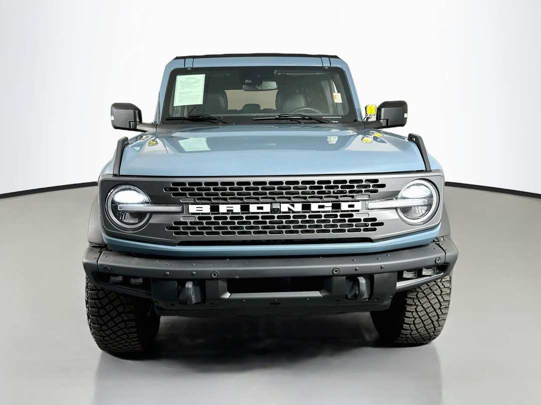 2023 Ford Bronco Badlands - Image 2