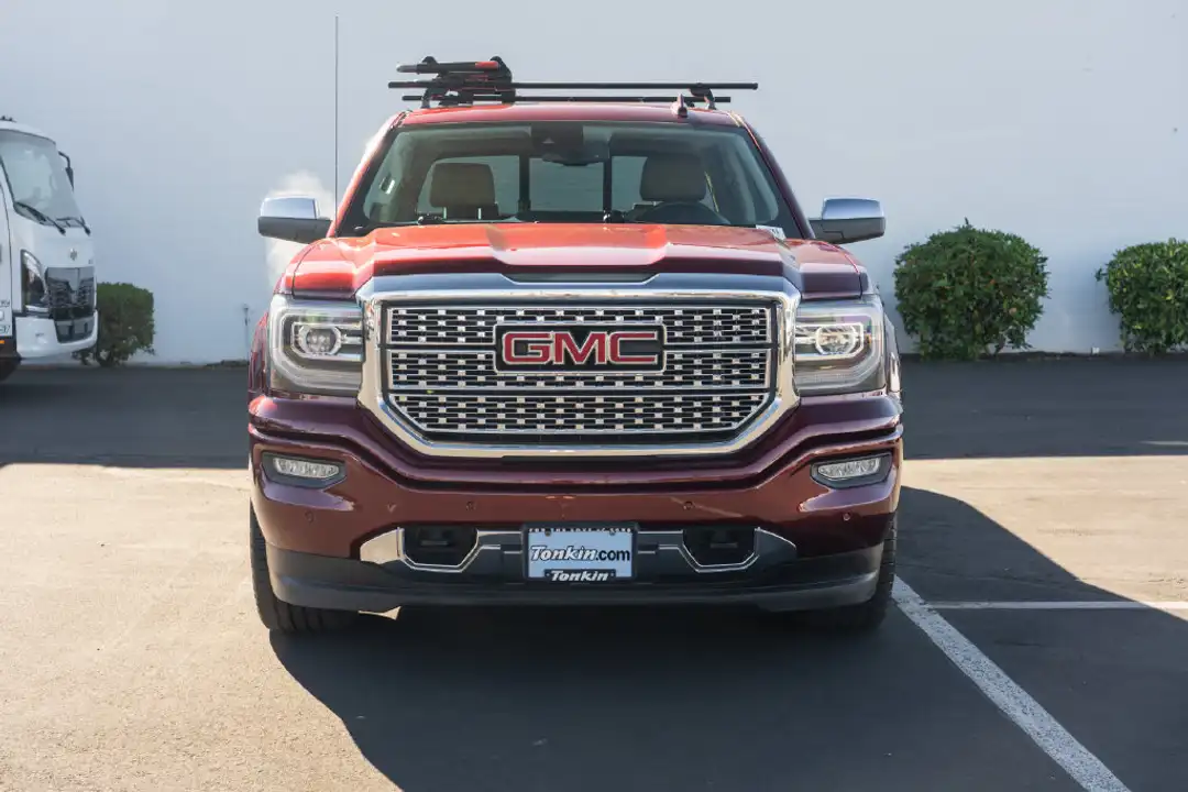 2017 GMC Sierra 1500 Denali - Image 2