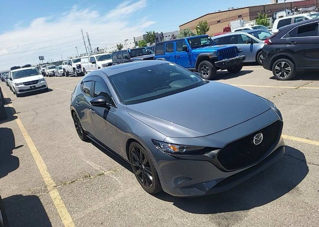 2023 MAZDA Mazda3 2.5 S Carbon Edition - Image 2