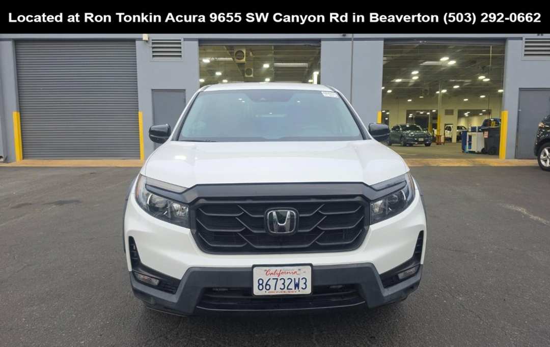 2023 Honda Ridgeline Sport - Image 3