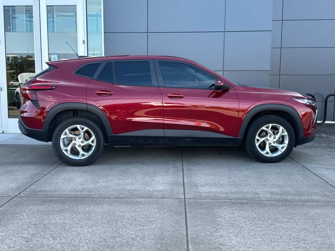 2024 Chevrolet Trax LS - Image 2