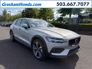 2025 Volvo V60 Cross Country B5 Plus