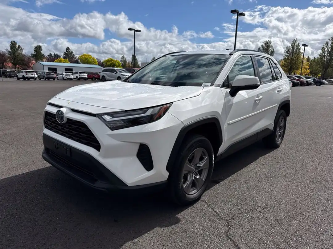 2024 Toyota Rav4 Hybrid LE - Image 3