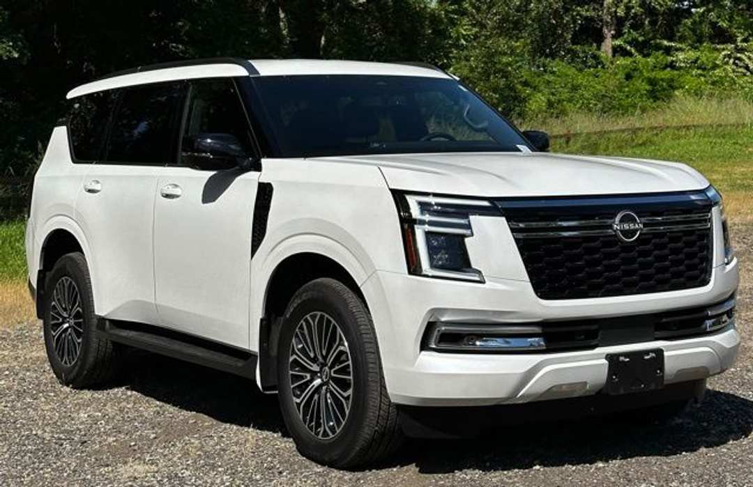 2025 Nissan Armada SL - Image 2