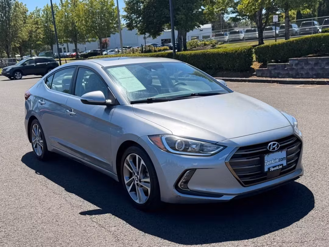 2017 Hyundai Elantra Limited - Image 2