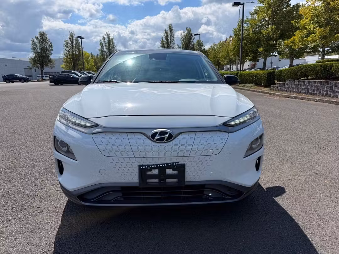 2020 Hyundai Kona SEL - Image 2