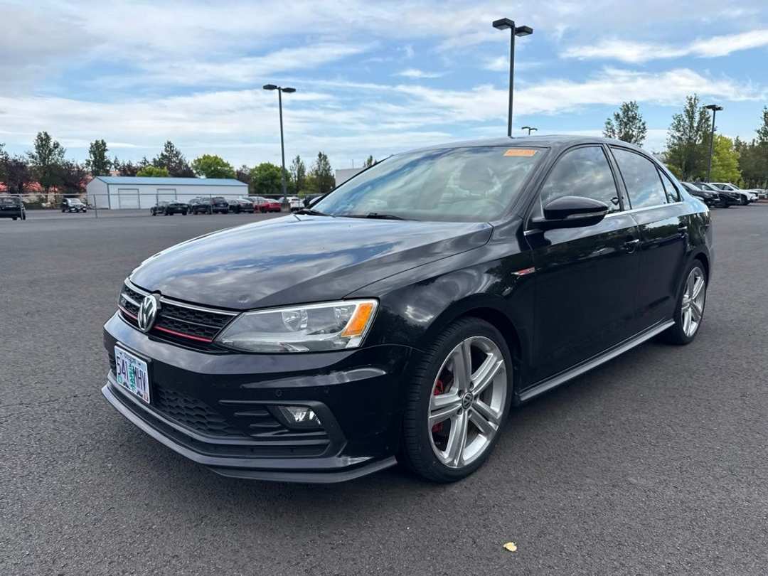 2016 Volkswagen Jetta 2.0T GLI SE - Image 3