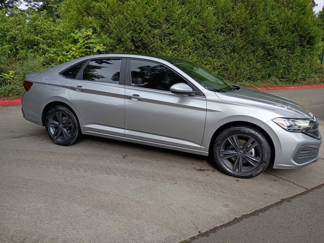 2022 Volkswagen Jetta 1.5T SE - Image 3