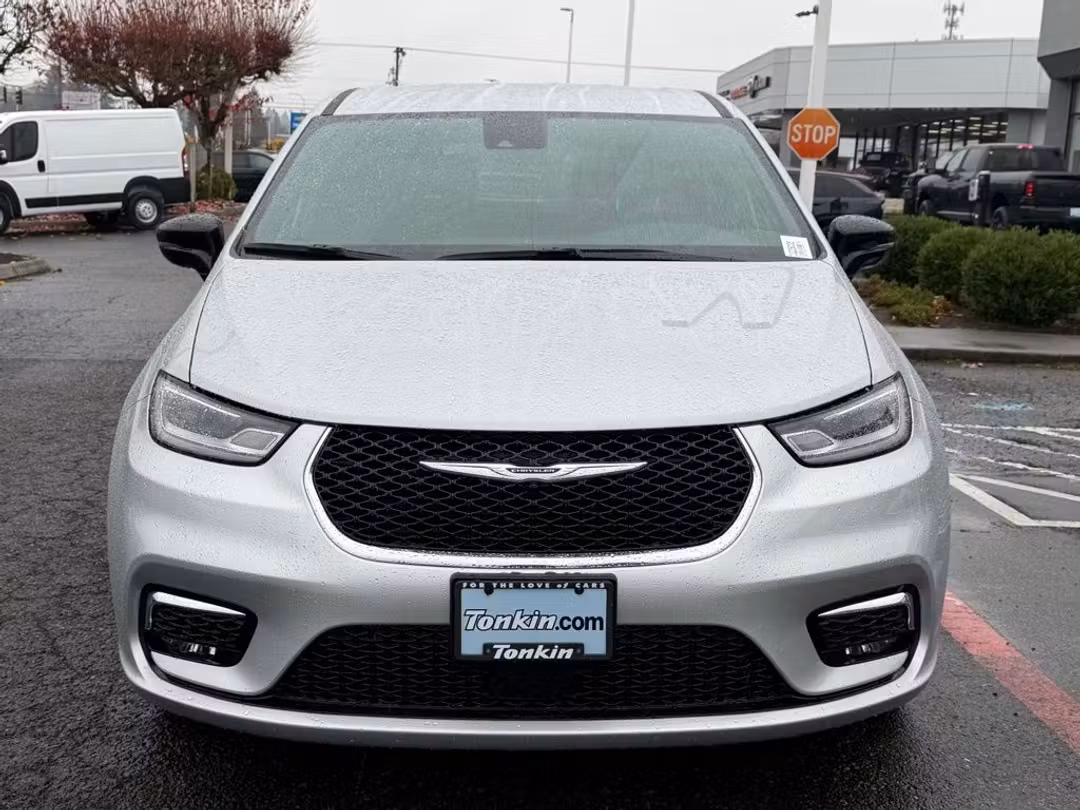 2026 Chrysler Pacifica Select - Image 3