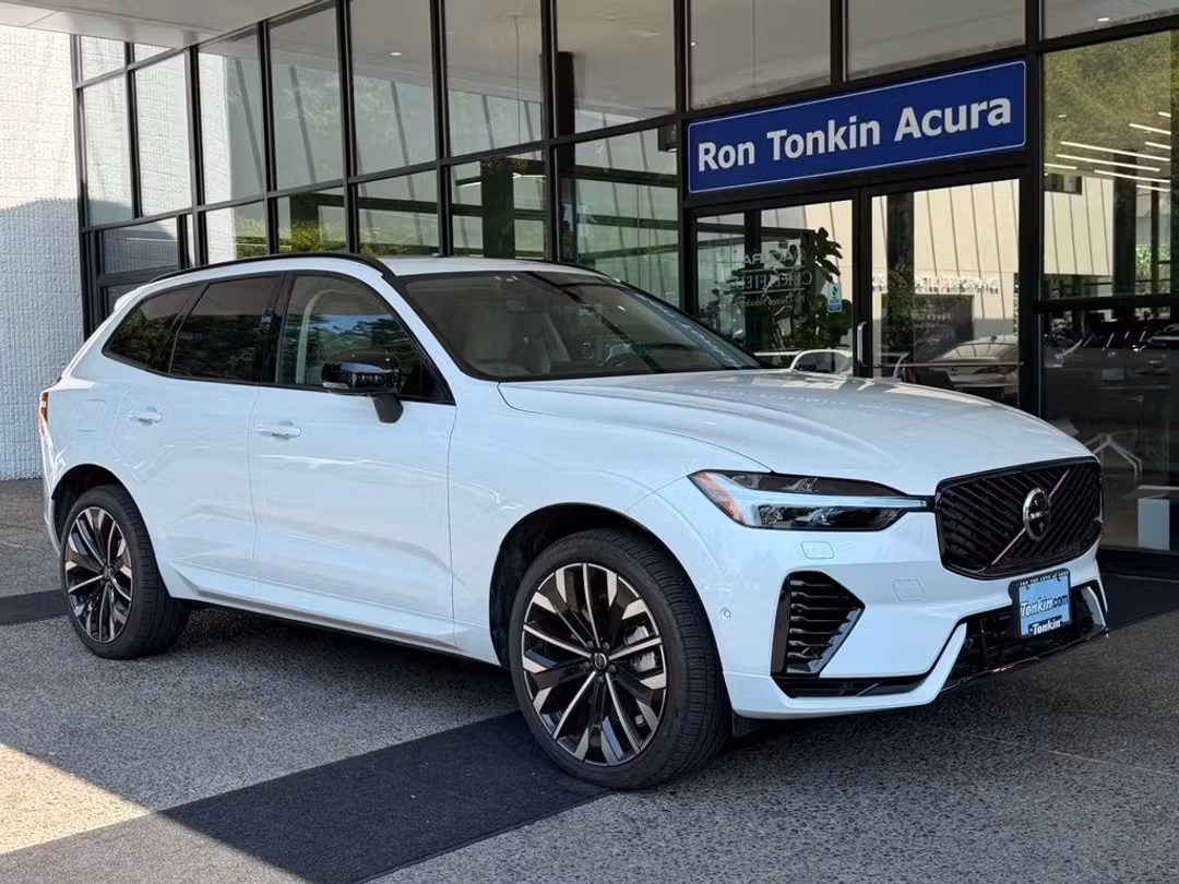 2026 Volvo Xc60 Plug-In Hybrid T8 Ultra - Image 2