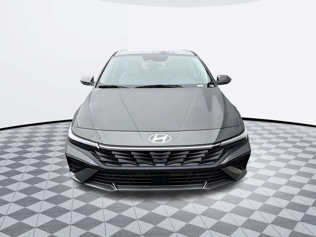 2026 Hyundai Elantra Hybrid Limited - Image 3