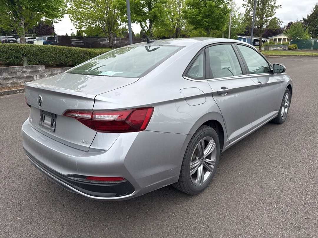 2024 Volkswagen Jetta 1.5T SE - Image 3