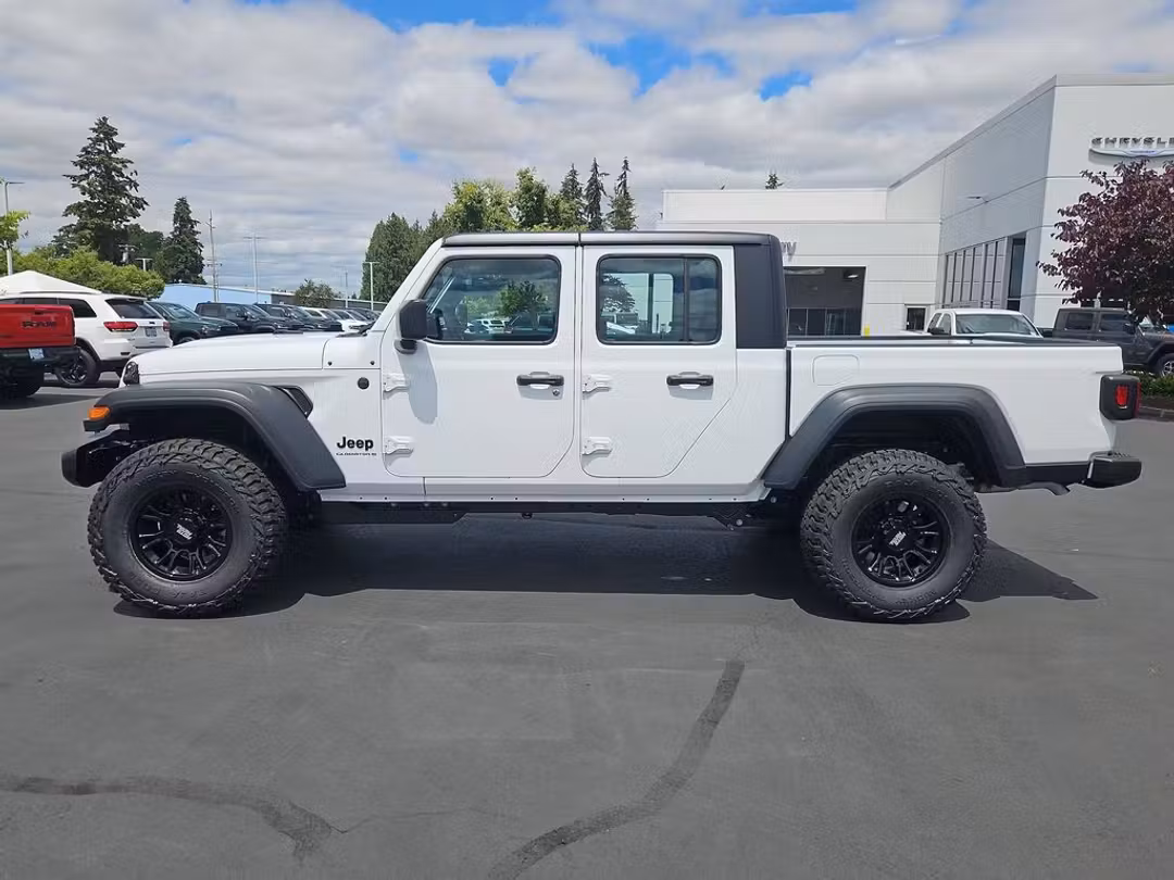 2026 Jeep Gladiator Sport - Image 3