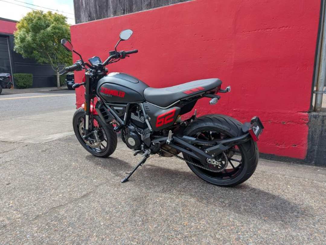 2024 Ducati Scrambler Full Throttle - Image 3