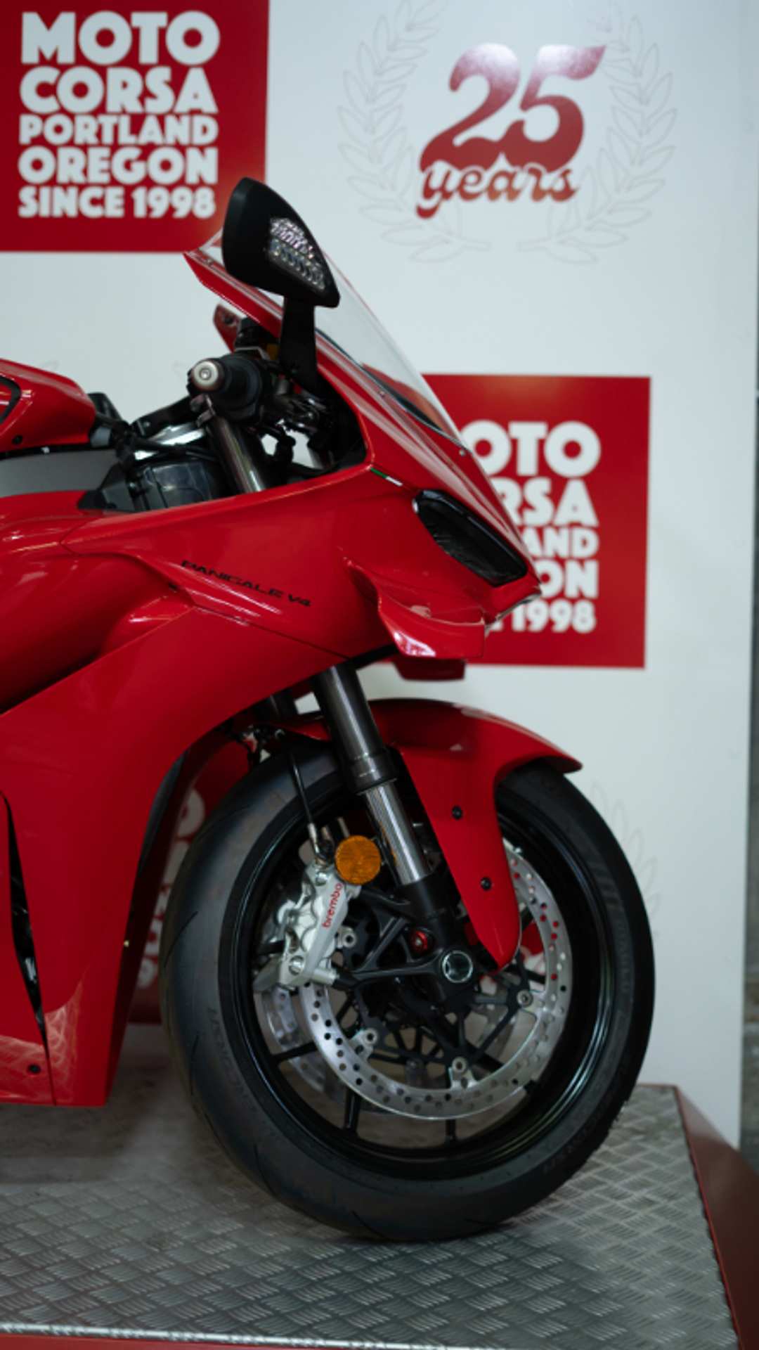 2026 Ducati Panigale V4 - Image 3