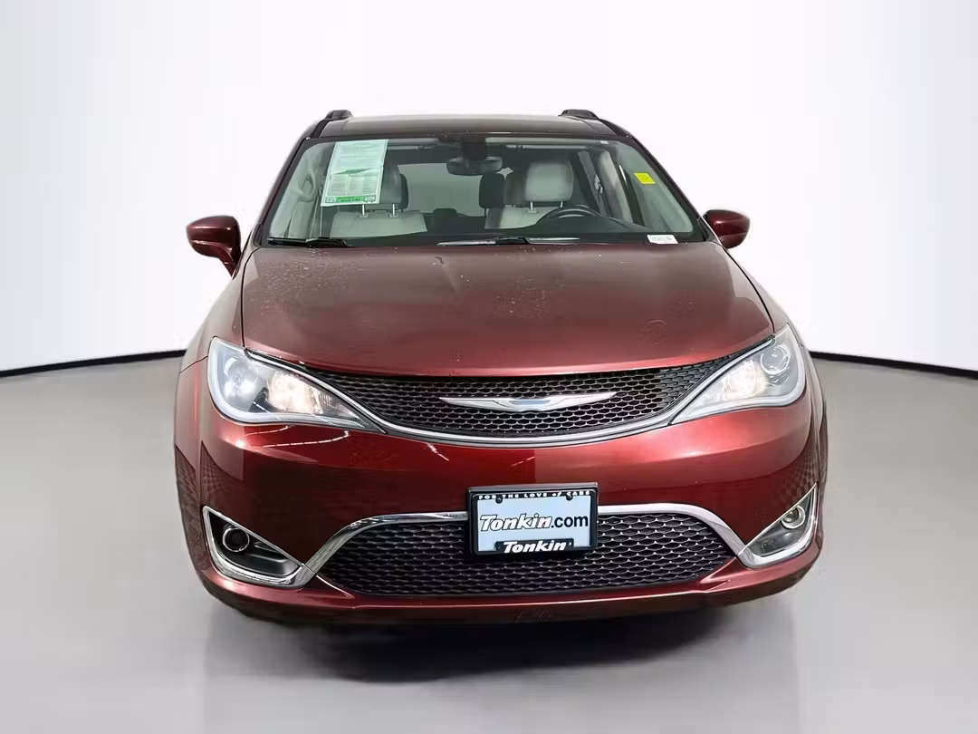 2017 Chrysler Pacifica Touring L - Image 2