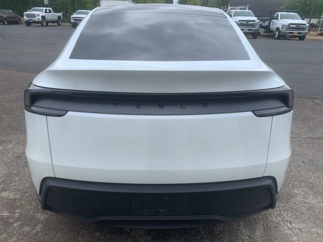 2026 Tesla Model Y Premium - Image 3