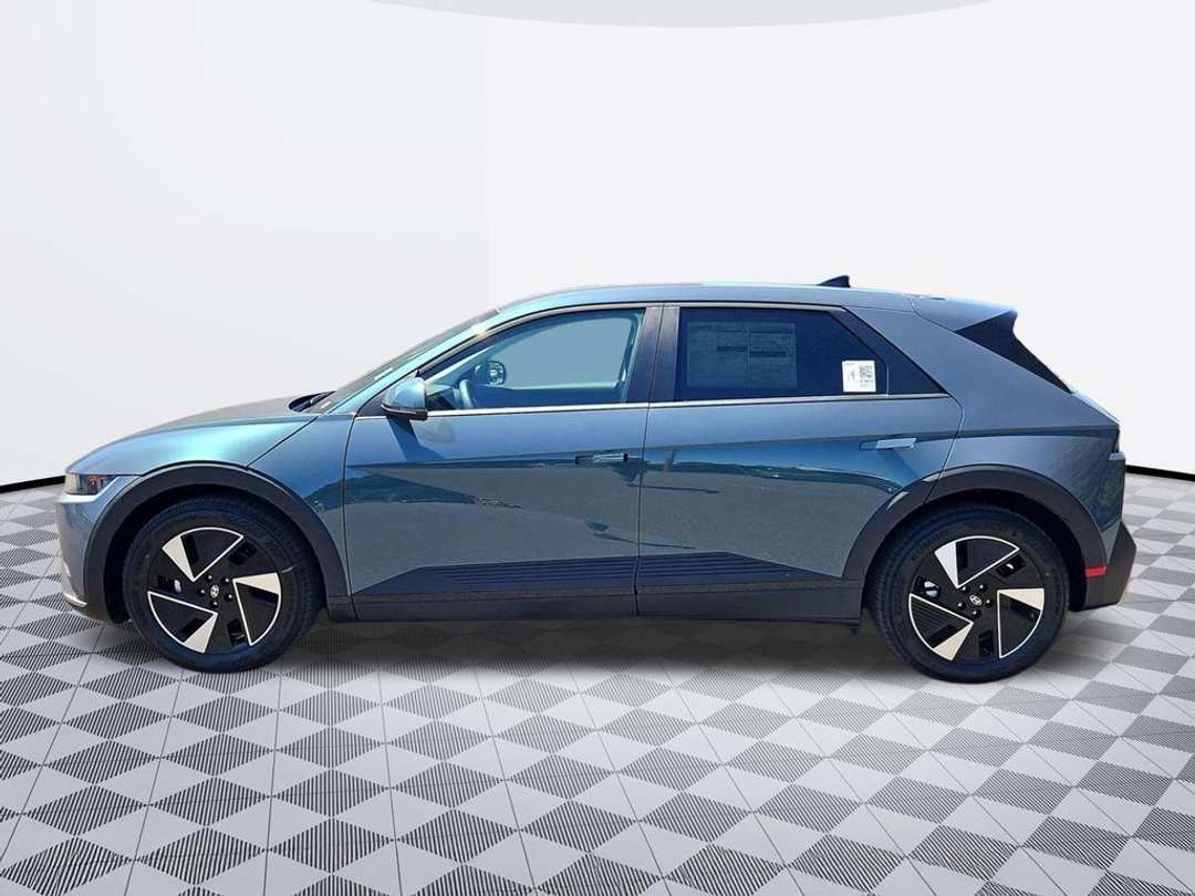 2026 Hyundai Ioniq 5 SEL - Image 3