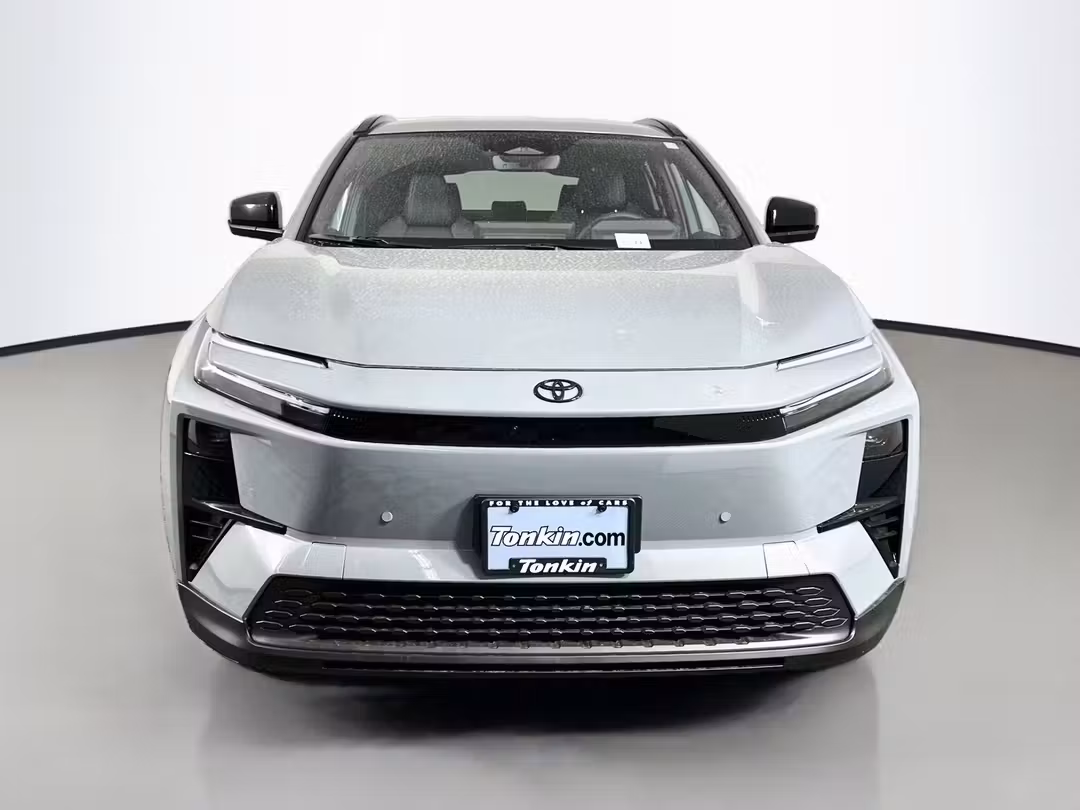2026 Toyota C-Hr XSE - Image 2