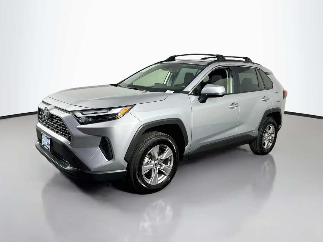 2025 Toyota Rav4 Hybrid XLE - Image 3