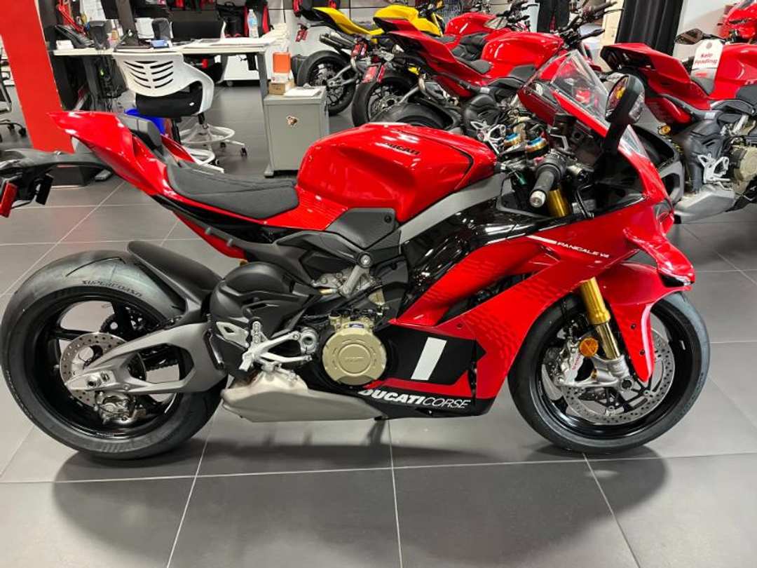 2026 Ducati Panigale V4S Corse - Image 2