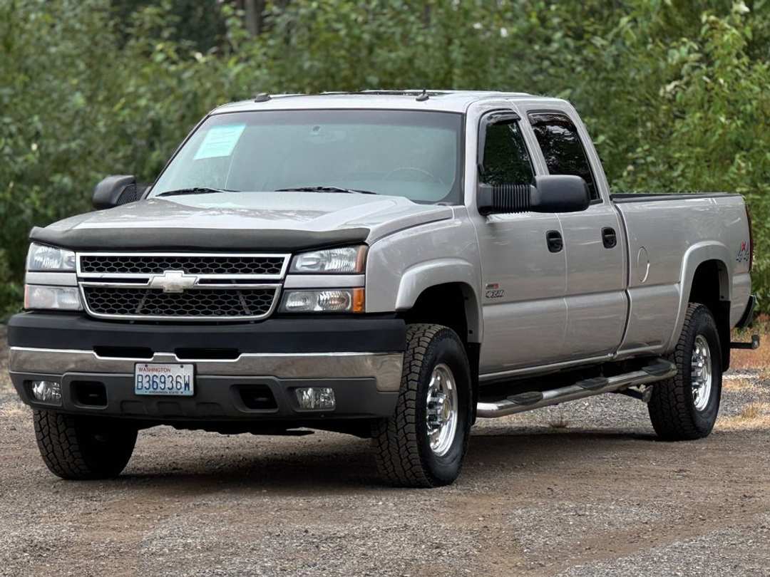 2005 Chevrolet Silverado 3500 LT - Image 3