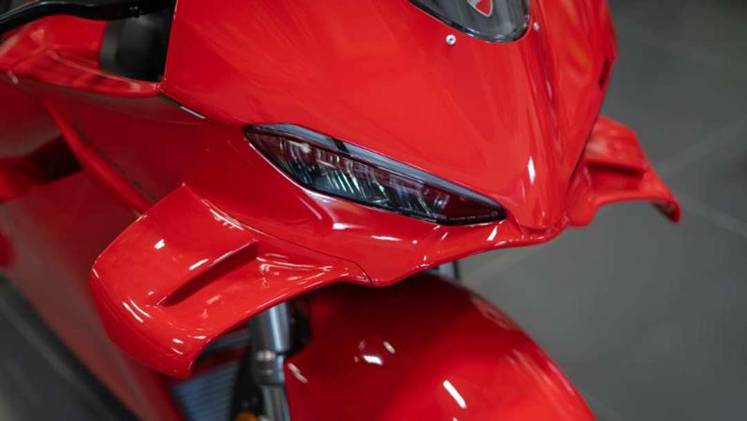 2026 Ducati Panigale V4 - Image 2