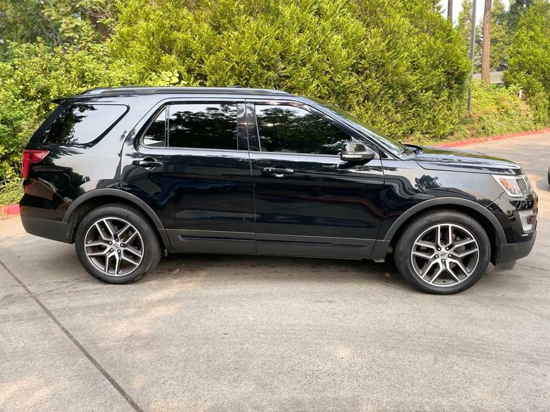 2016 Ford Explorer Sport - Image 3