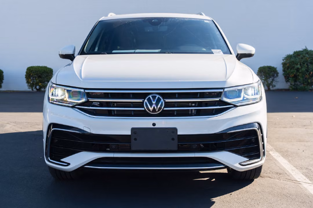 2022 Volkswagen Tiguan 2.0T SEL RLine - Image 2