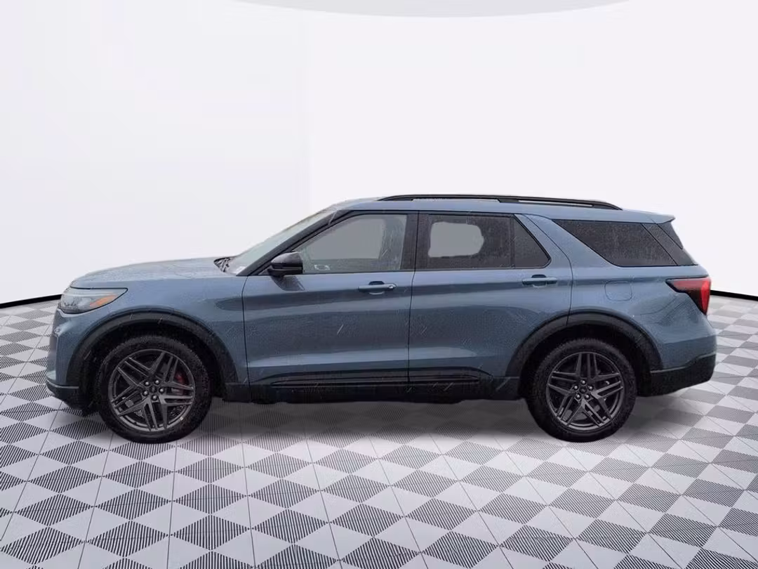 2026 Ford Explorer ST - Image 2