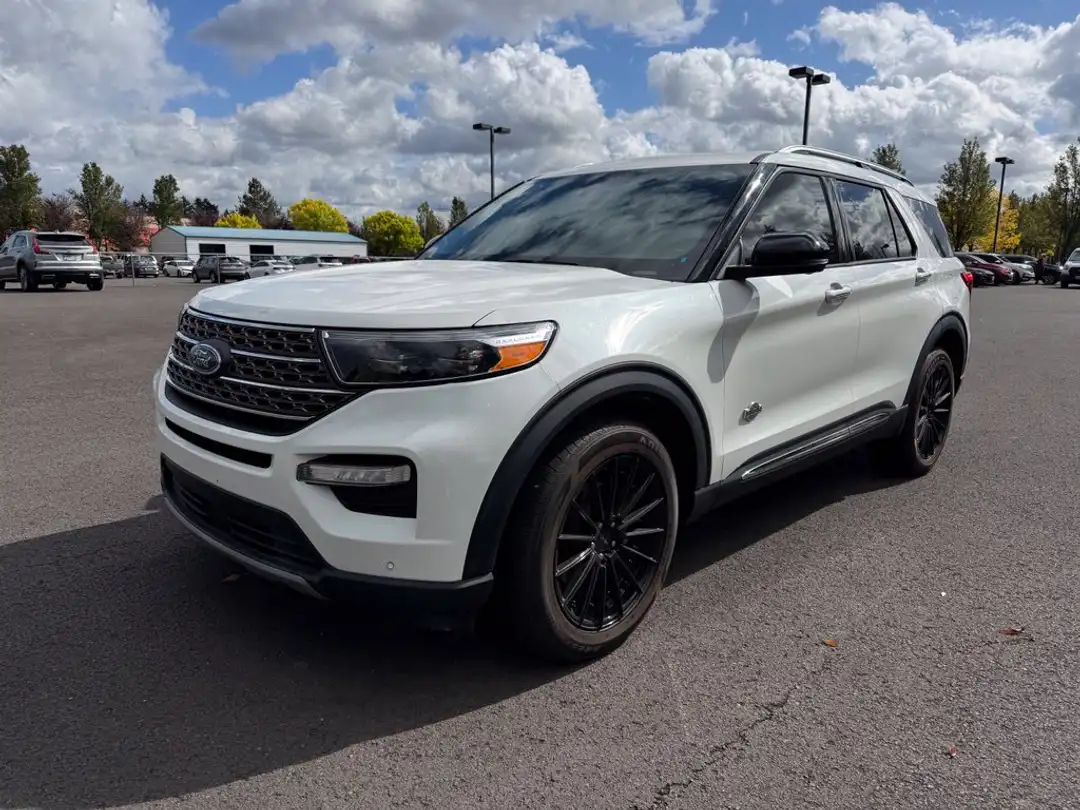 2023 Ford Explorer King Ranch - Image 3