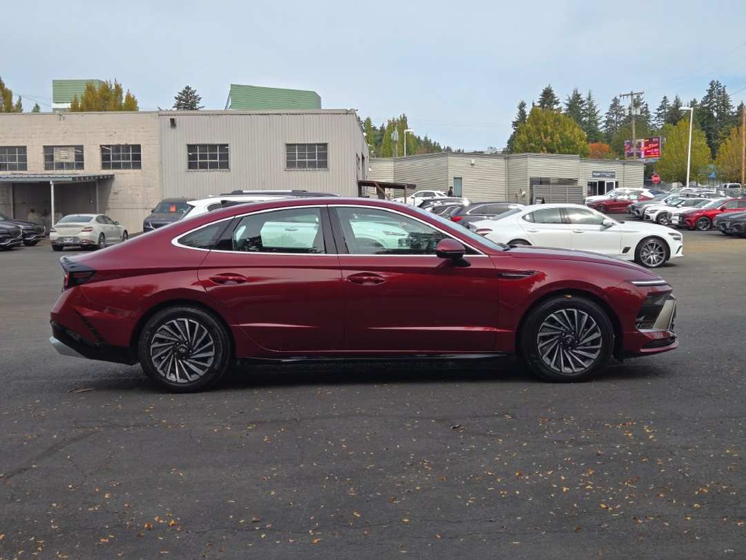 2024 Hyundai Sonata Hybrid SEL - Image 2