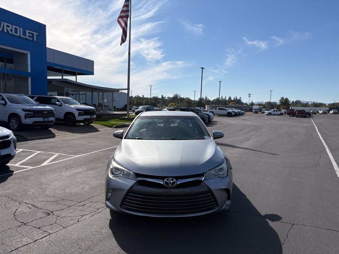 2015 Toyota Camry LE - Image 2