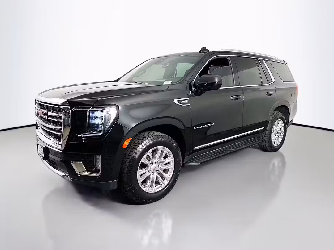 2023 GMC Yukon SLT - Image 3