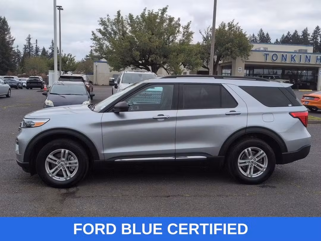 2023 Ford Explorer XLT - Image 2