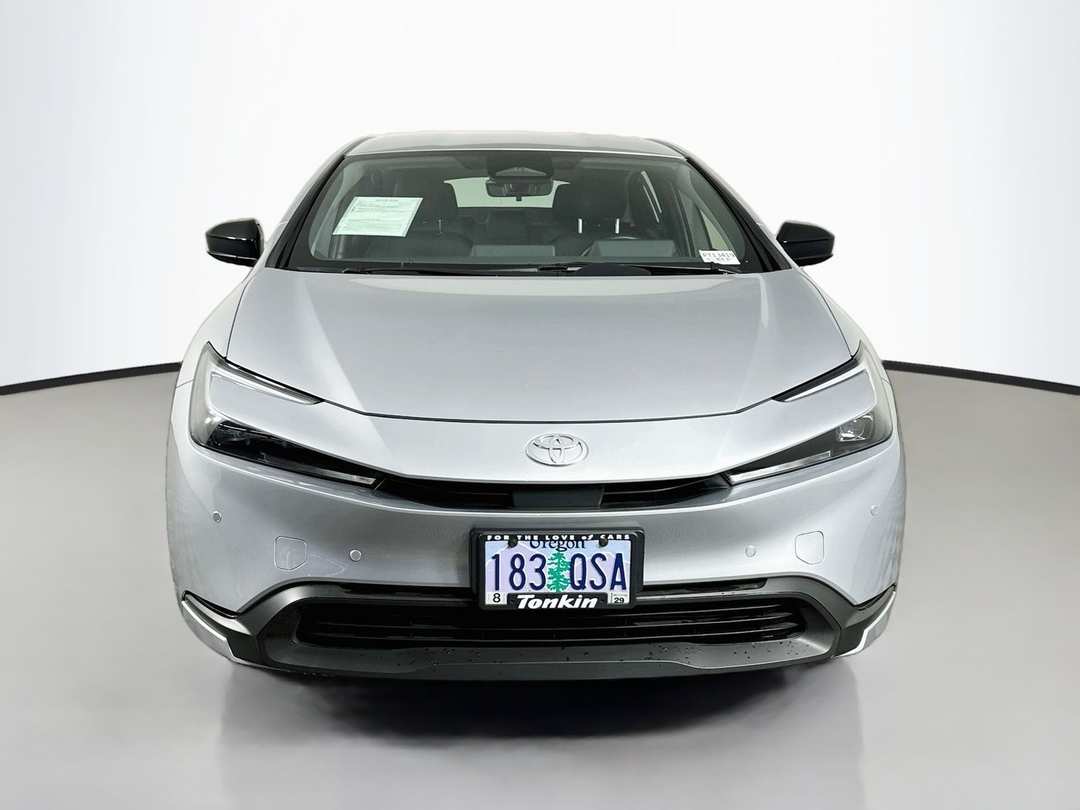 2025 Toyota Prius LE - Image 2