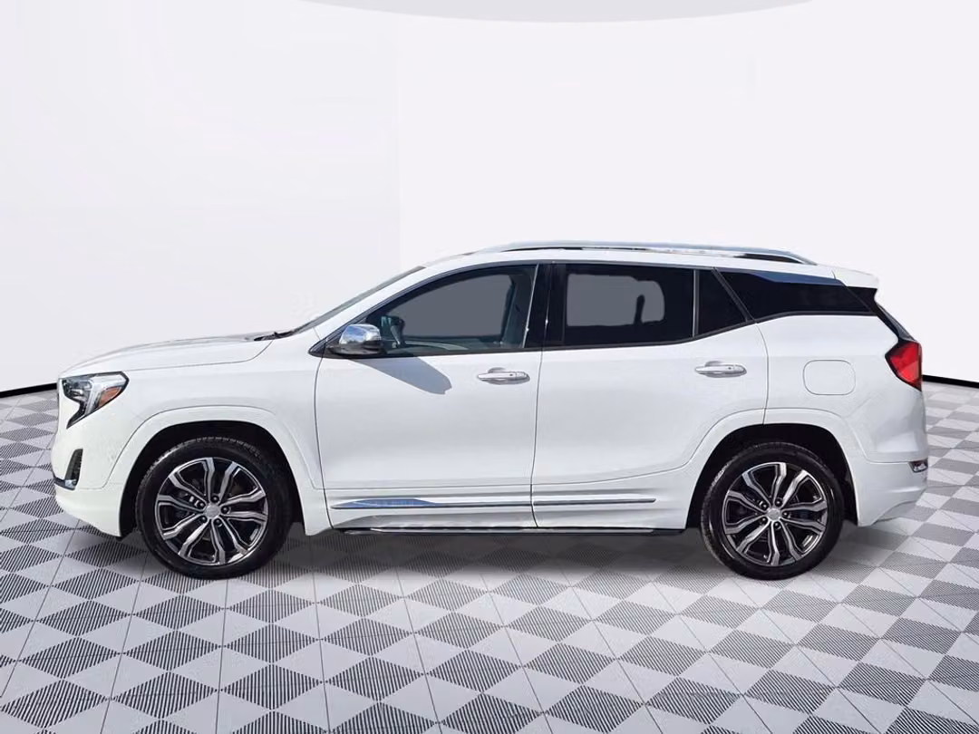 2018 GMC Terrain Denali - Image 3