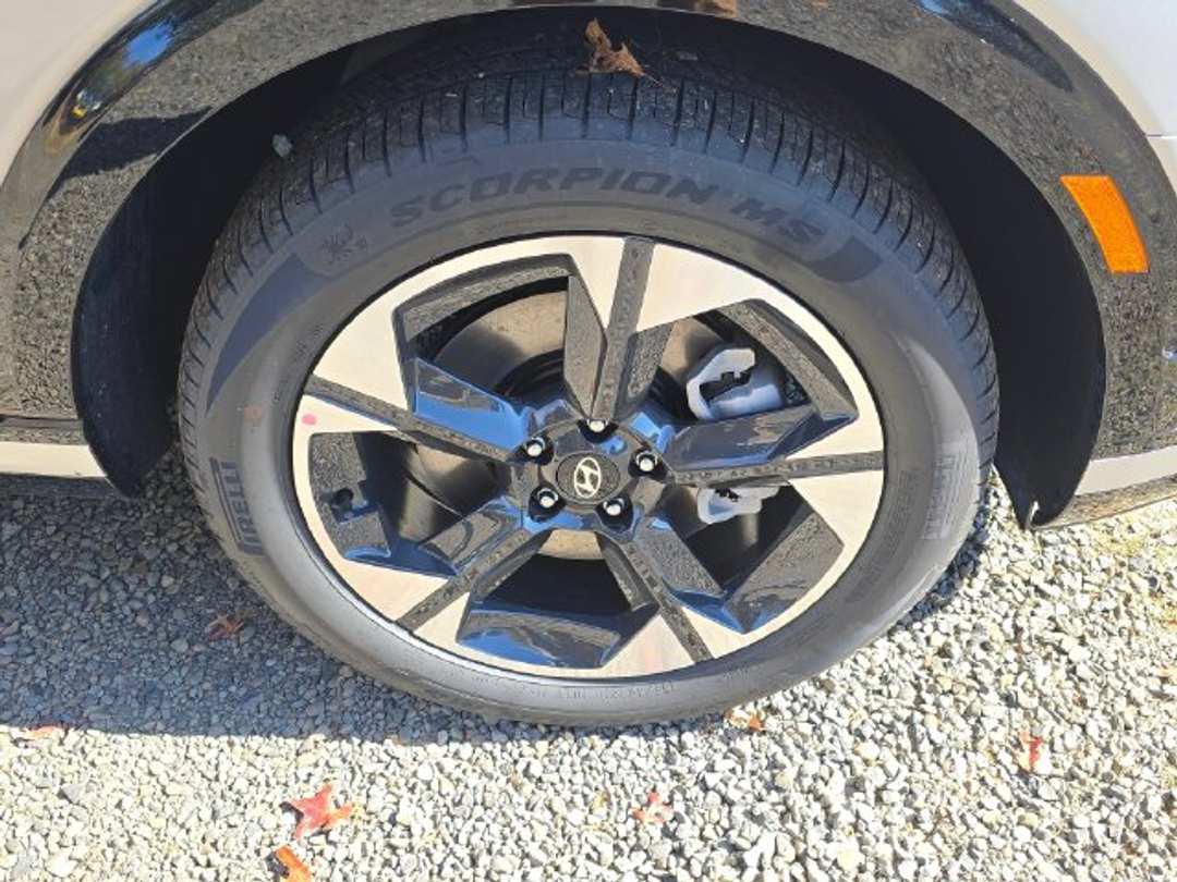 2027 Hyundai Palisade Hybrid Limited - Image 2