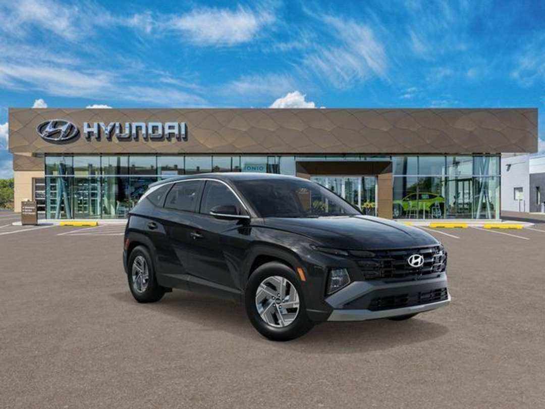 2026 Hyundai Tucson Hybrid Blue SE - Image 2
