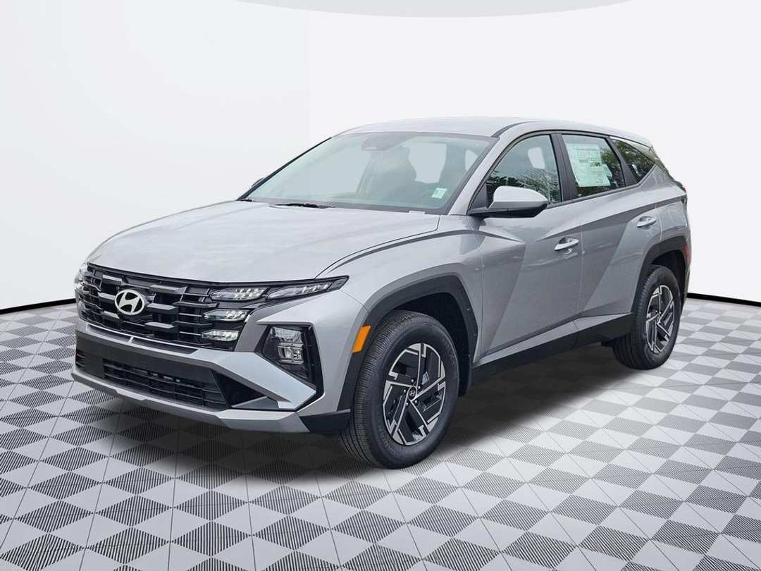 2026 Hyundai Tucson Hybrid Blue SE - Image 2