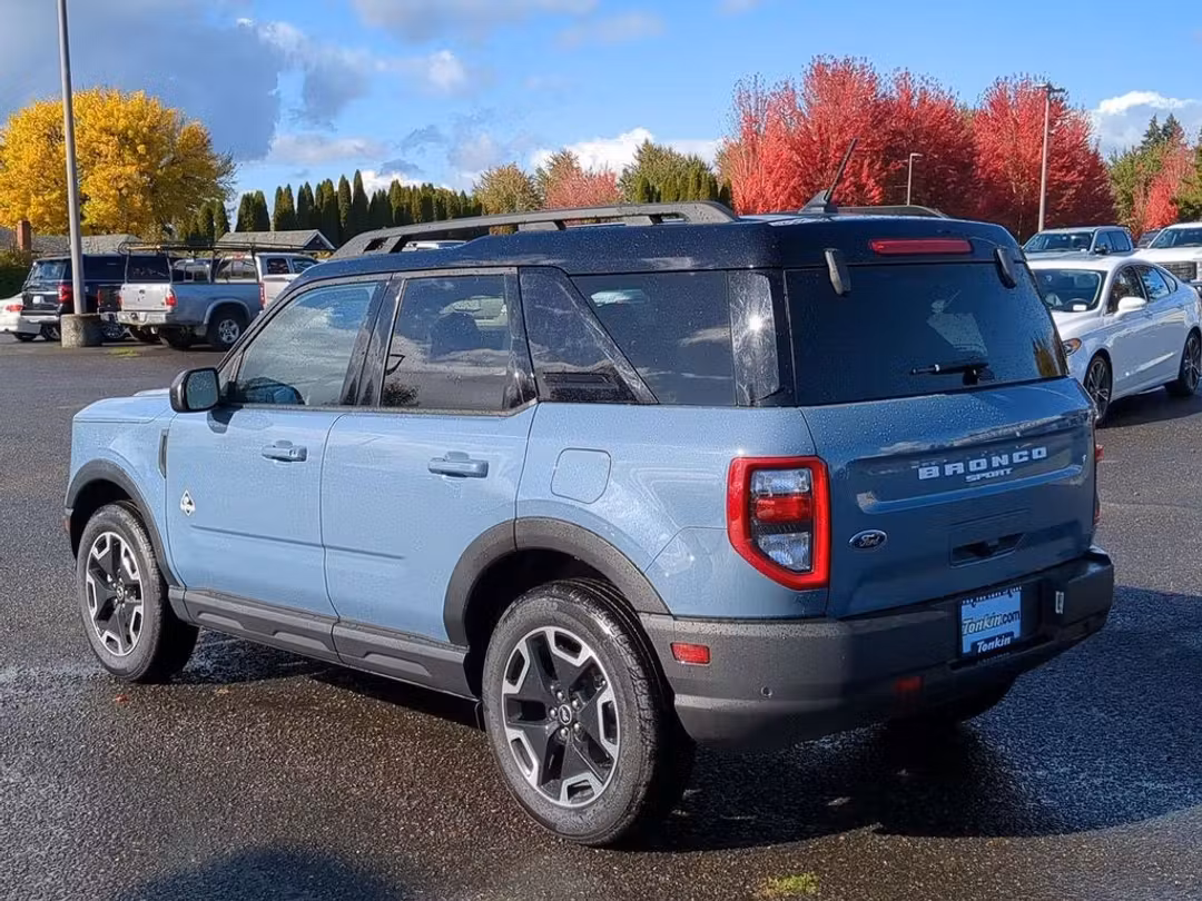 2024 Ford Bronco Sport Outer Banks - Image 3