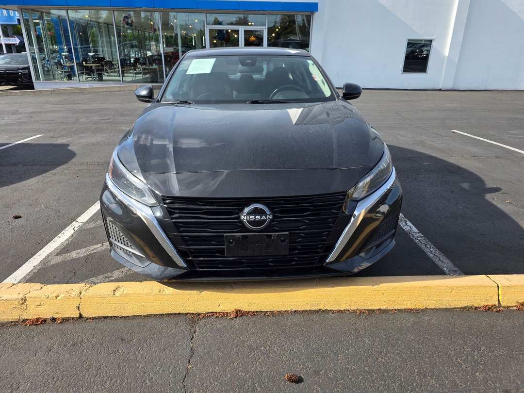 2023 Nissan Altima 2.5 SV - Image 3