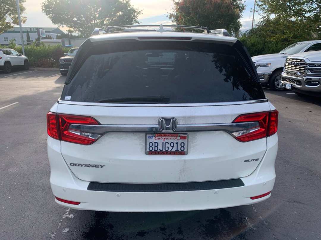 2018 Honda Odyssey Elite - Image 3