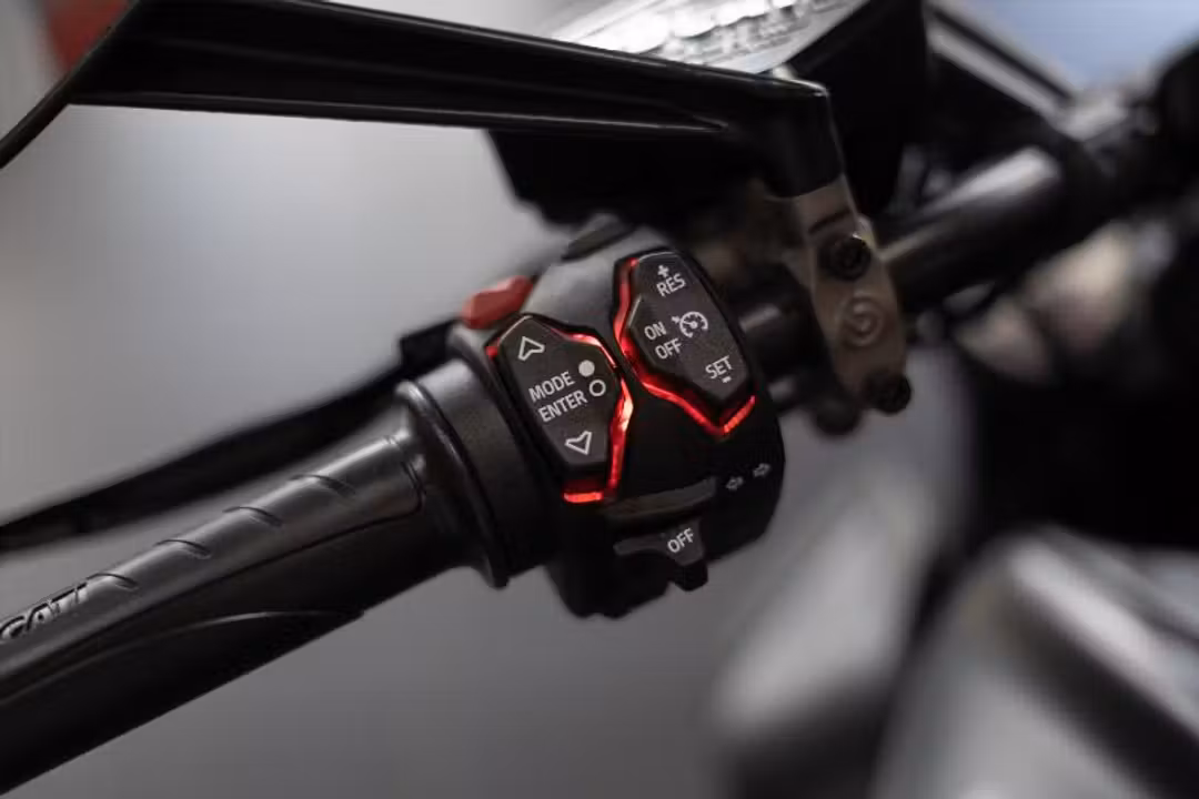 2026 Ducati Diavel V4 - Image 2