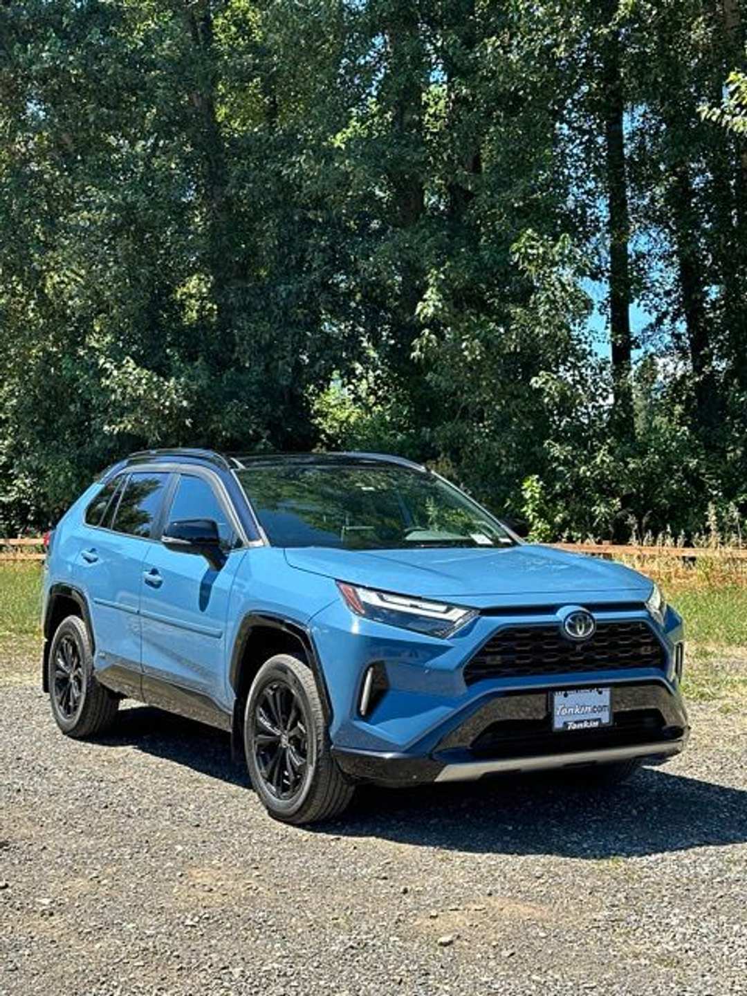 2022 Toyota Rav4 Hybrid XSE - Image 2